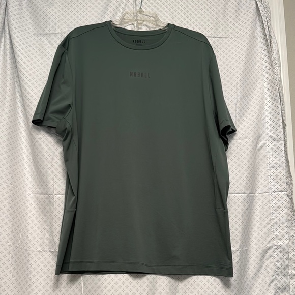 NOBULL Men's Dark Green Short Sleeve Tee - Picture 1 of 3